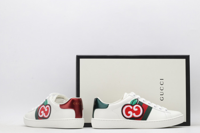 GC LOW-TOP SNEAKER