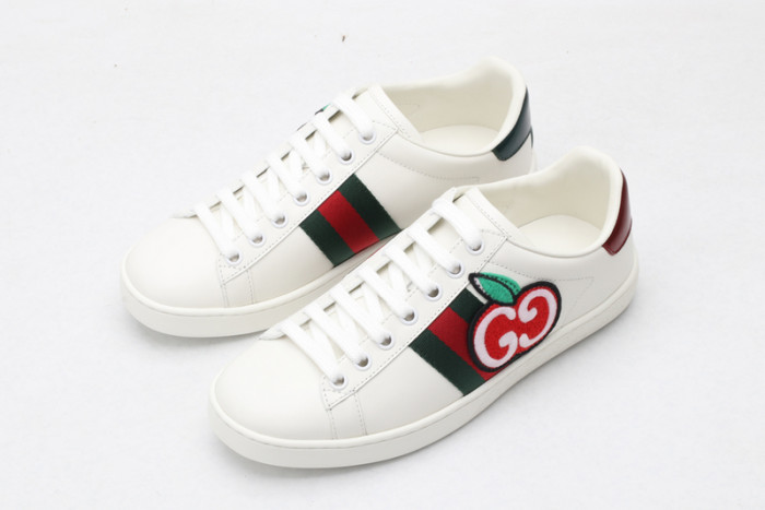 GC LOW-TOP SNEAKER