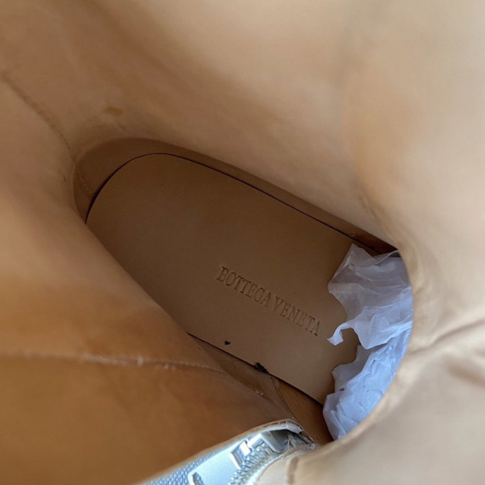 Bo*te*ga ve*ne*ta sneaker