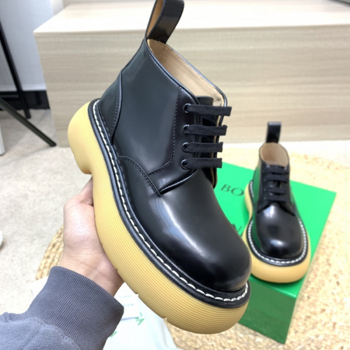 Bo*te*ga ve*ne*ta sneaker