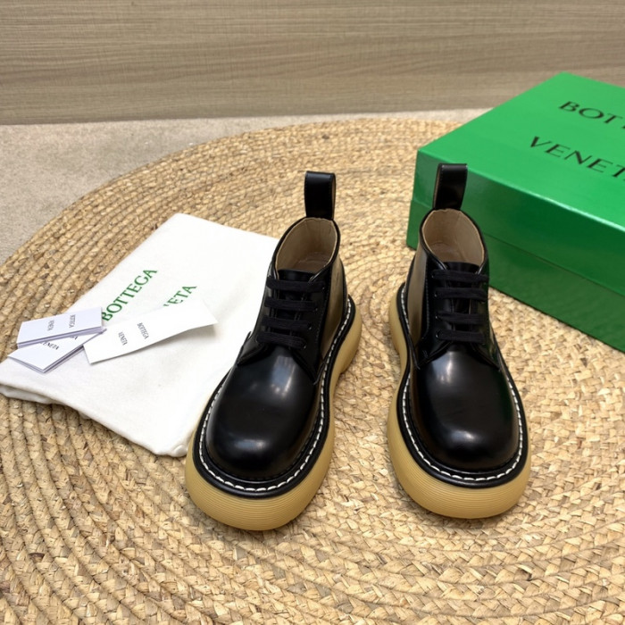 Bo*te*ga ve*ne*ta sneaker