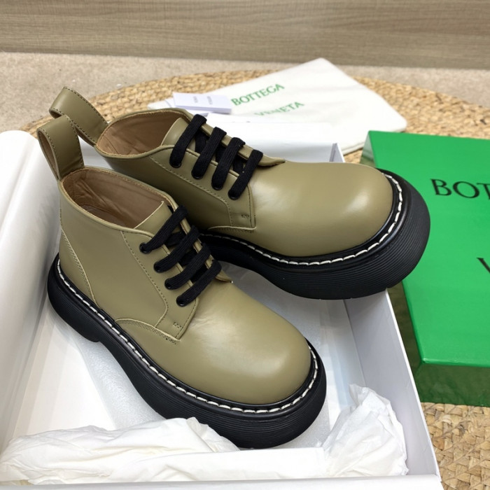 Bo*te*ga ve*ne*ta sneaker