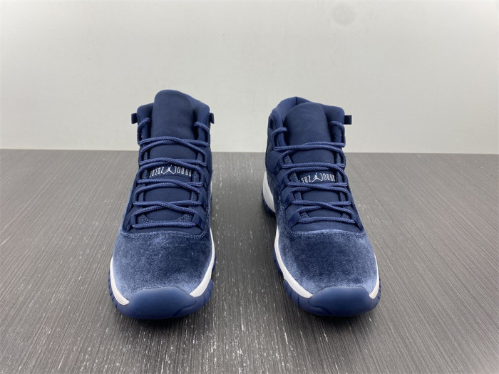 Air Jordan 11 WMNS “Midnight Navy” AR0715-441