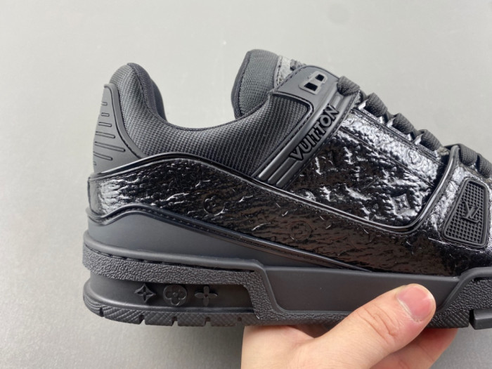 l0*is V*t0n lv trainer lvt-198