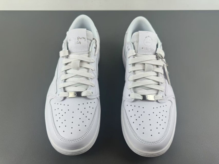 Travis Scott x Air Jordan 1 Low TD1228-111