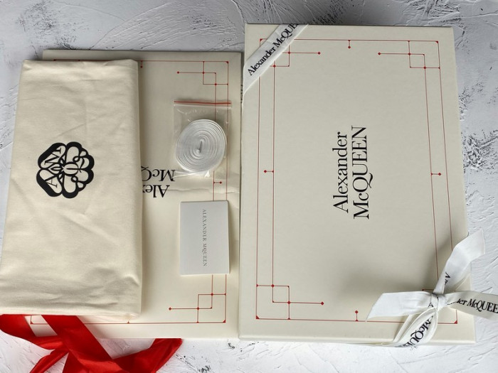 ale*d*r M*Q*en sole sneakers black