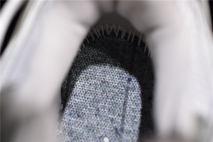 BL Track Runners white lighted 542023 W1GB9 6509