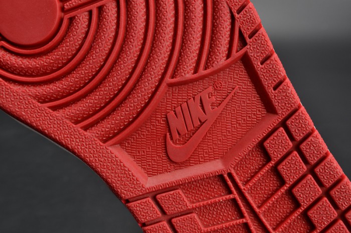 Air Jordan 1 Retro High OG “Banned” red mens 555088-001