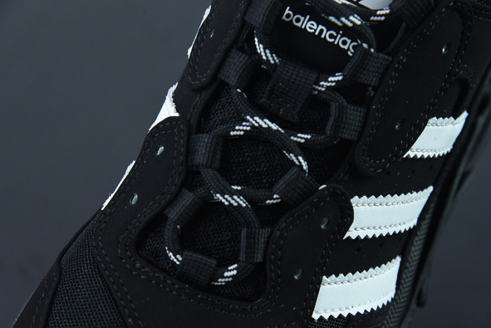 BL TRIPLE S TRAINERS