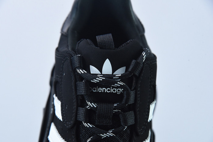 BL TRIPLE S TRAINERS