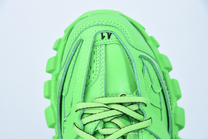 BC TRIPLE TRAINER 542023 W2LB1 3051