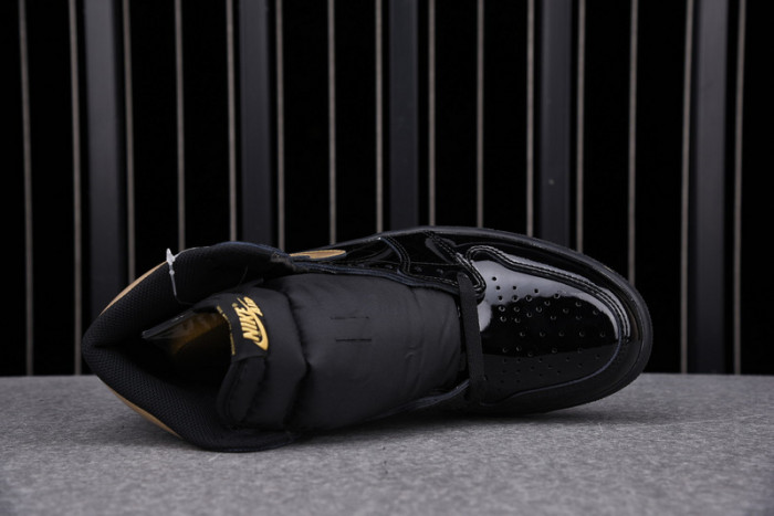 Jordan 1 Retro High Black Metallic Gold (2020) - 555088-032
