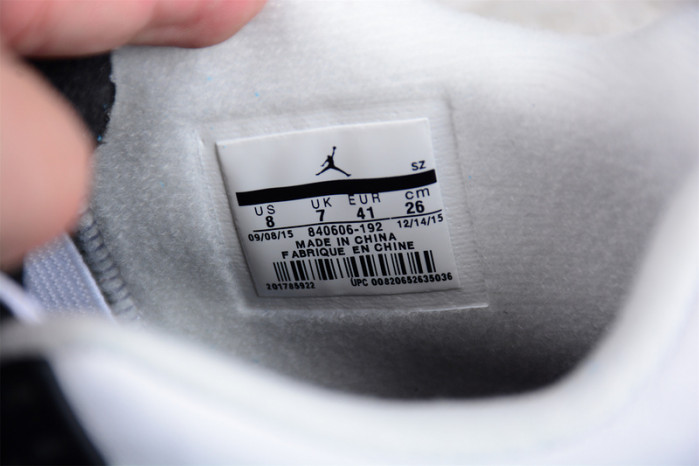Air Jordan 4 OG “White Cement” 840606-192