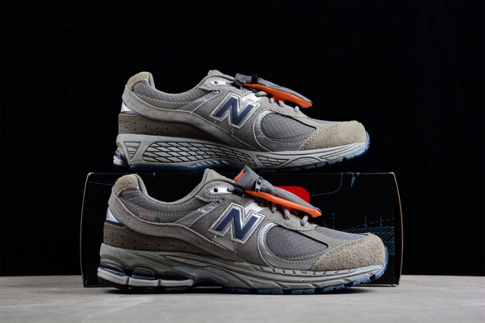 New Balance 2002R Grey Brown Pouch - M2002RVA