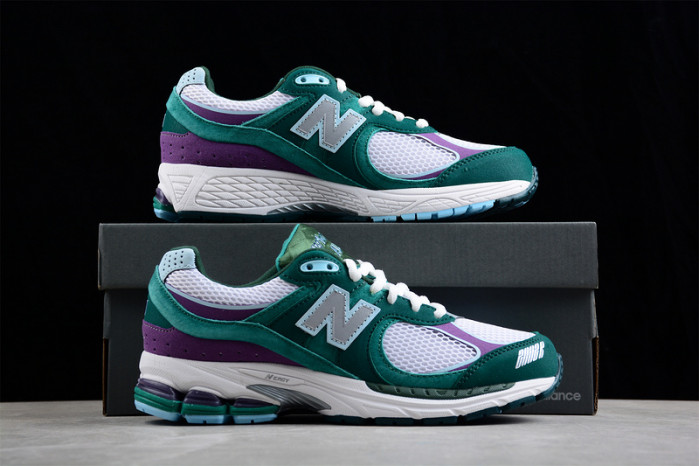 New Balance UP THERE X 2002R 