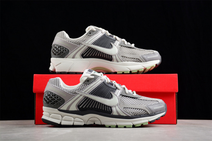 Nike Zoom Vomero 5 Cobblestone Flat Pewter FB8825-001