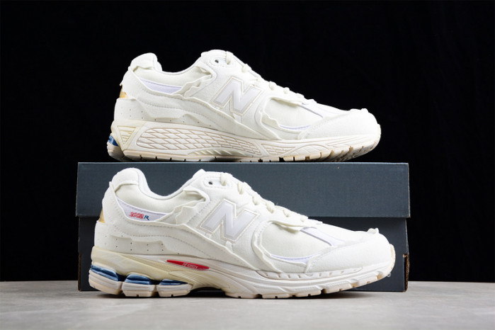 New Balance 2002R 