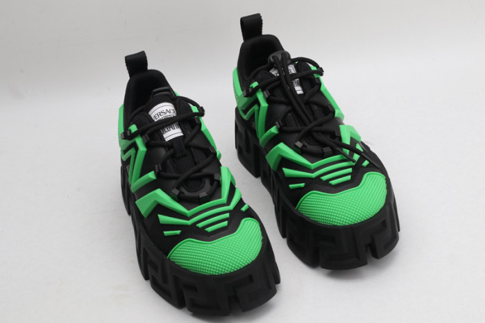 VERSA CHAIN REACTION SNEAKERS