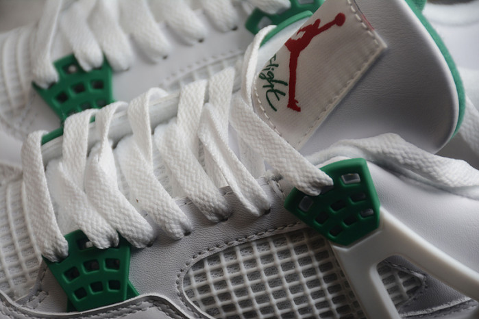 NIKE SB X AIR JORDAN 4 RETRO SP 