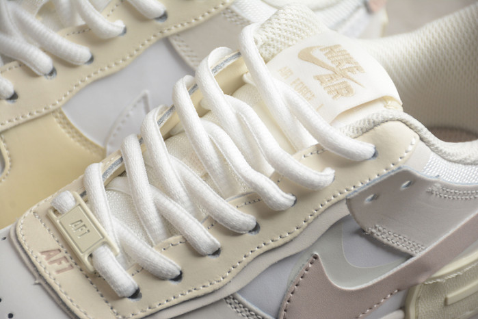 NIKE Wmns Air Force 1 Shadow 