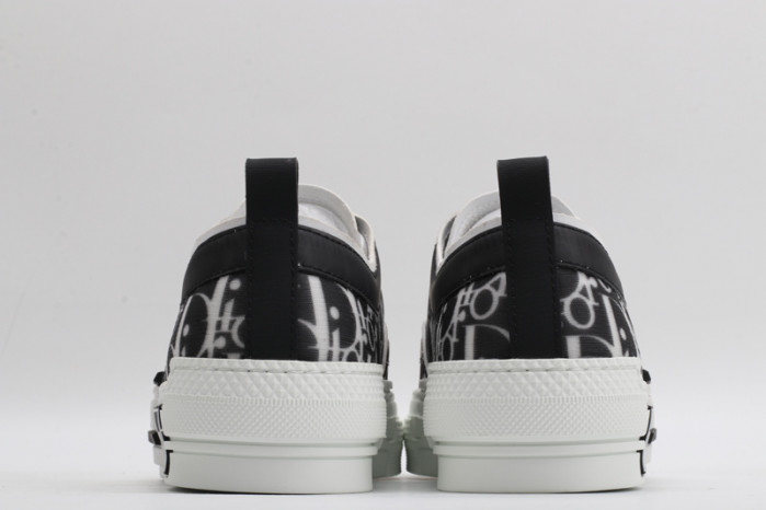 DR B23 OBLIQUE TOP SNEAKER