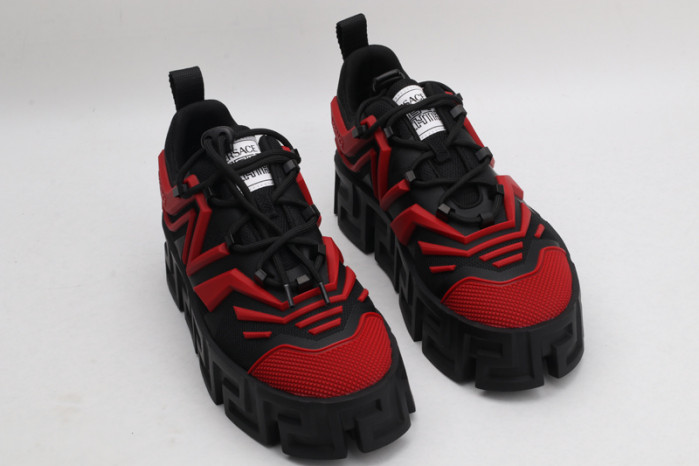 VERSA CHAIN REACTION SNEAKERS