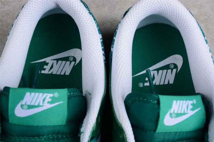 NIKE SB DUNK LOW “GREEN PAISLEY ” DH4401-102