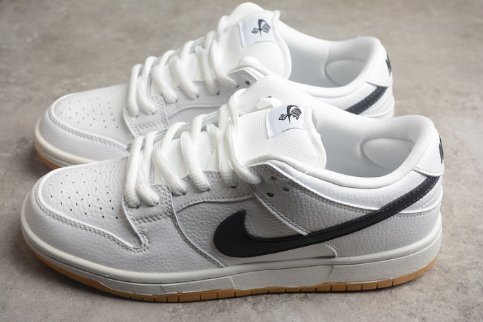 Nike DUNK LOW SB ''WHITE GUM'' CD2563-101