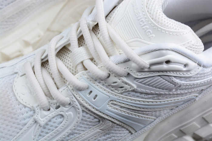 BC DEFENDER SNEAKERS D-1