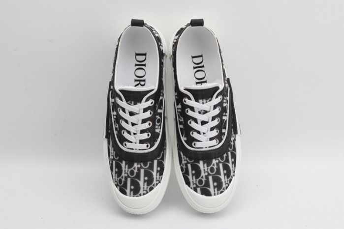 DR B23 OBLIQUE TOP SNEAKER