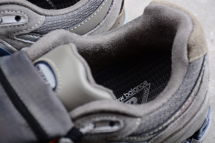 New Balance 2002R Grey Brown Pouch - M2002RVA