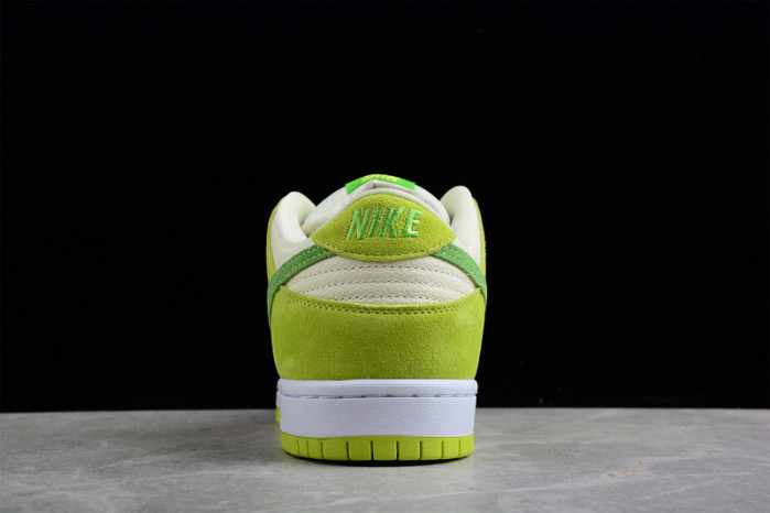 NIKE SB DUNK LOW “GREEN APPLE” DM0807-300