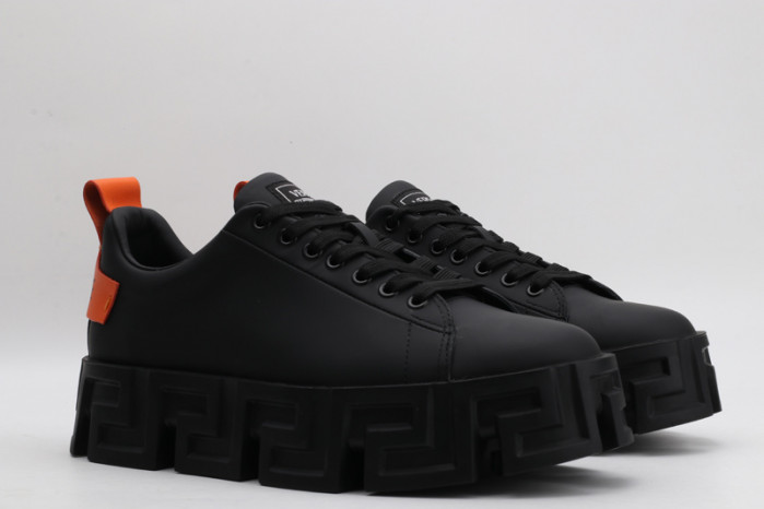 VERSA CHAIN REACTION SNEAKERS