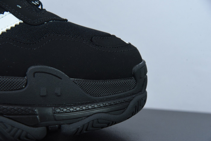 BL TRIPLE S TRAINERS