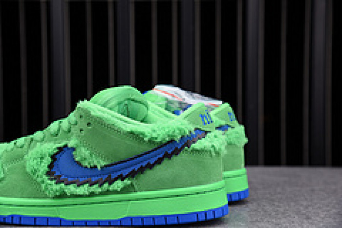 Nike SB Dunk Low "Grateful Dead - Green Bear" - CJ5378-300