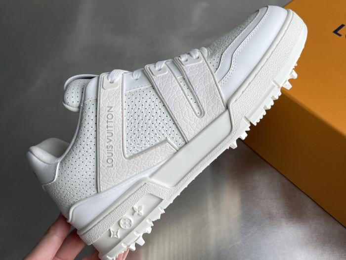 l0*is V*t0n lv trainer lvt-229