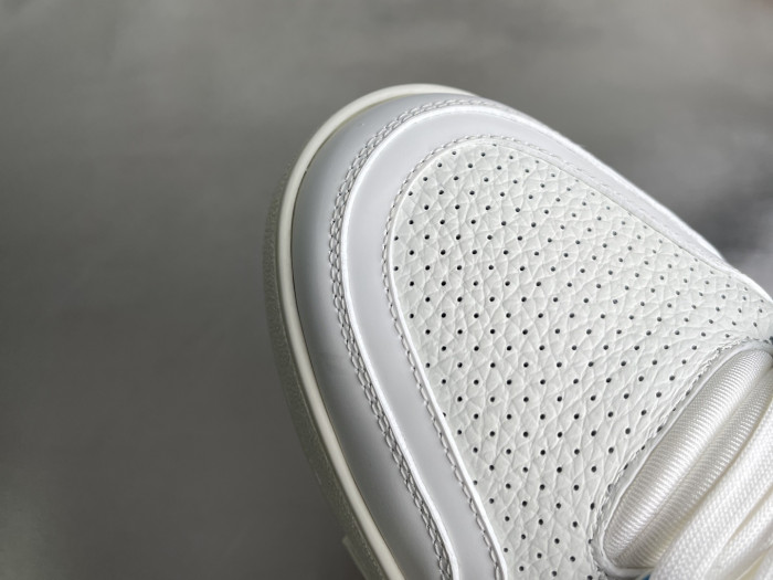 l0*is V*t0n lv trainer lvt-229