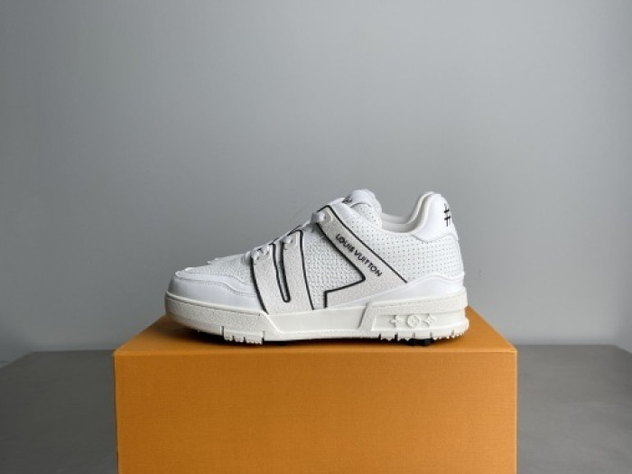 l0*is V*t0n lv trainer lvt-227