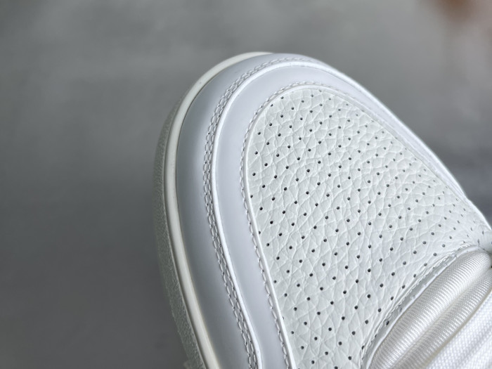 l0*is V*t0n lv trainer lvt-227