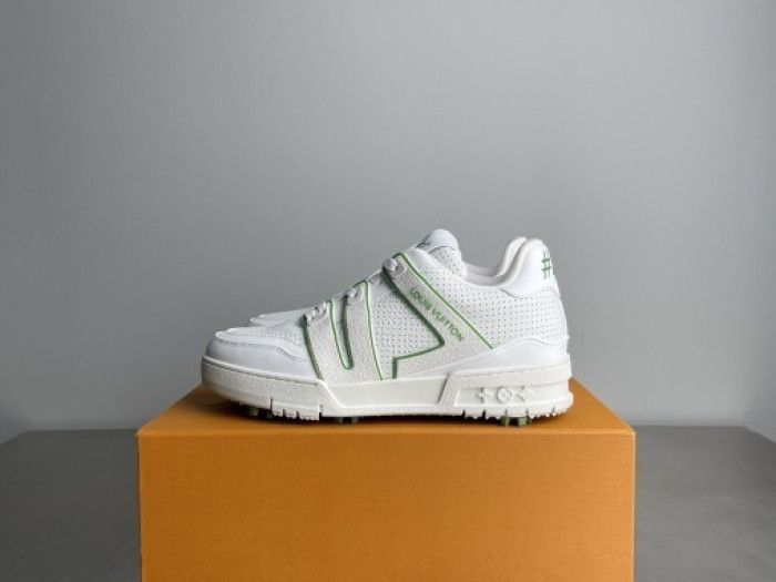 l0*is V*t0n lv trainer lvt-226