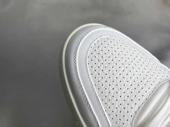 l0*is V*t0n lv trainer lvt-225