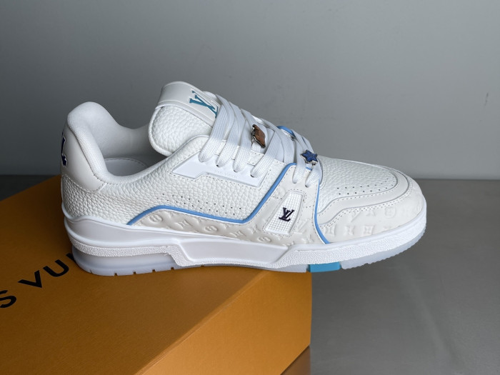 l0*is V*t0n lv trainer lvt-223