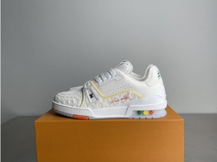 l0*is V*t0n lv trainer lvt-221