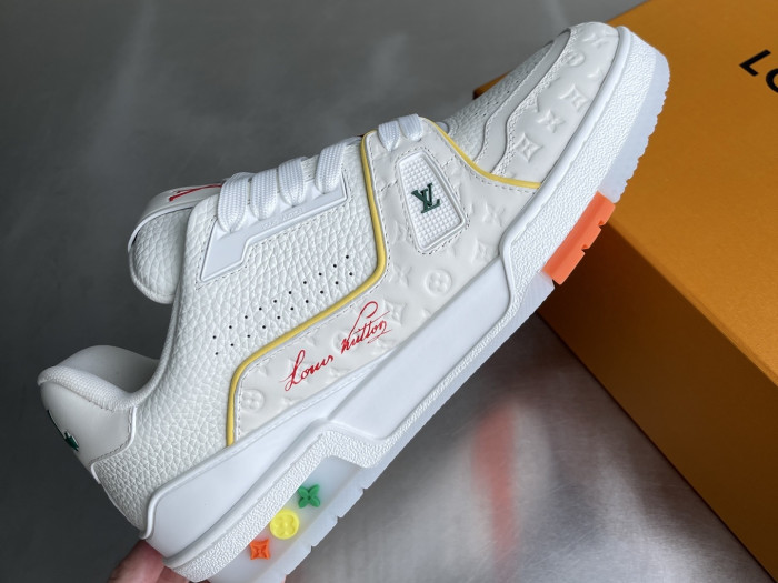 l0*is V*t0n lv trainer lvt-221