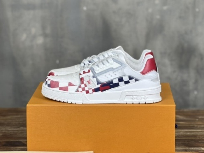 l0*is V*t0n lv trainer lvt-220