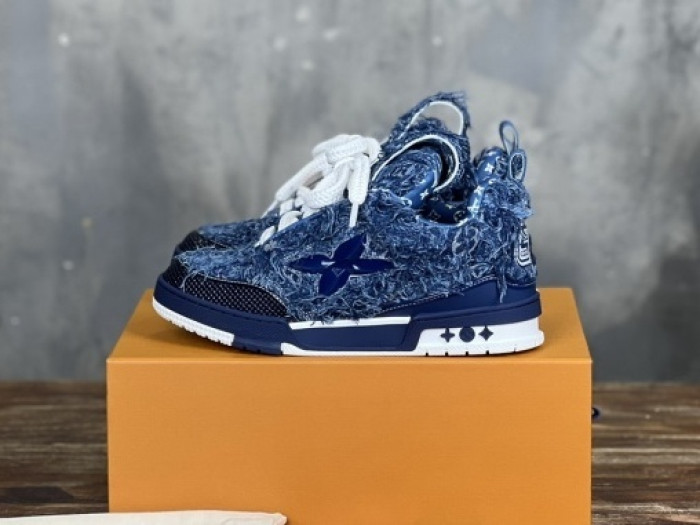 l0*is V*t0n lv trainer lvt-218