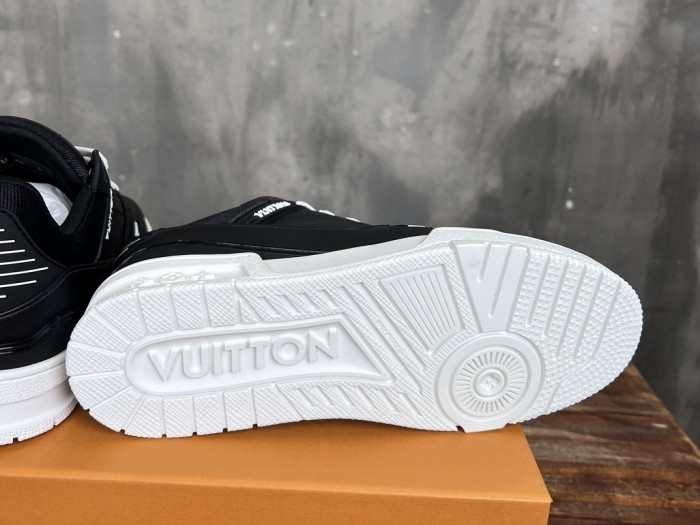 l0*is V*t0n lv trainer lvt-217